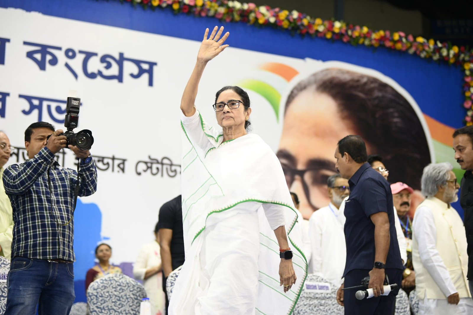 ২১৫ নেতাজি ইন্ডোরের সভা থেকে ছাব্বিশের বিধানসভা ভোটের টার্গেট বেঁধে দিলেন তৃণমূল সুপ্রিমো মমতা বন্দ্যোপাধ্যায়