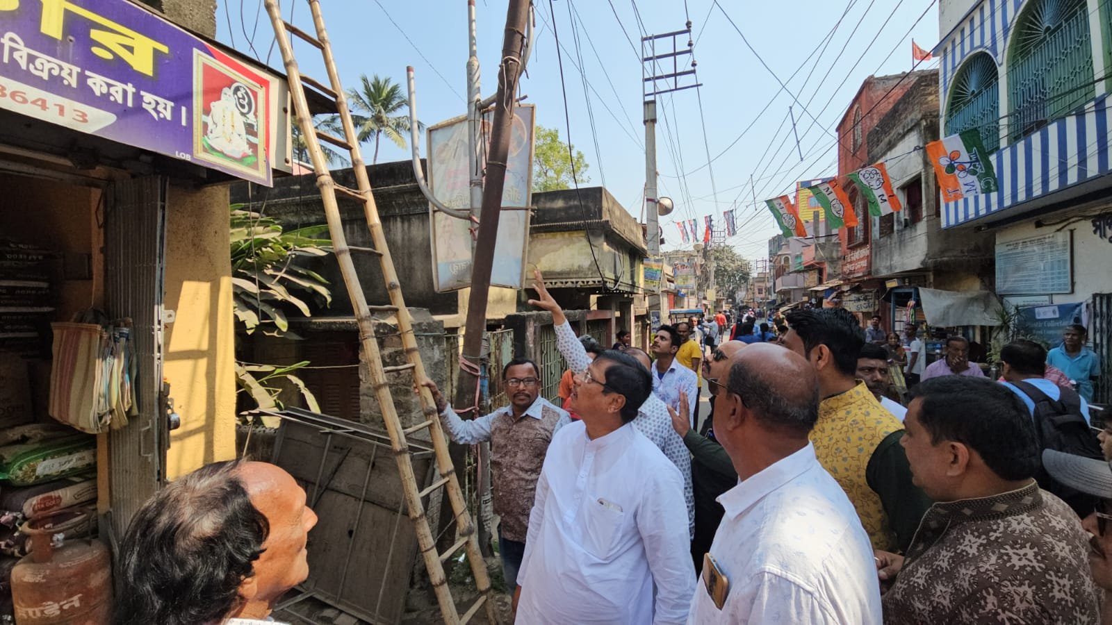 মাধ্যমিক পরীক্ষার আগে মাইক খুলে দিলেন সংসদ