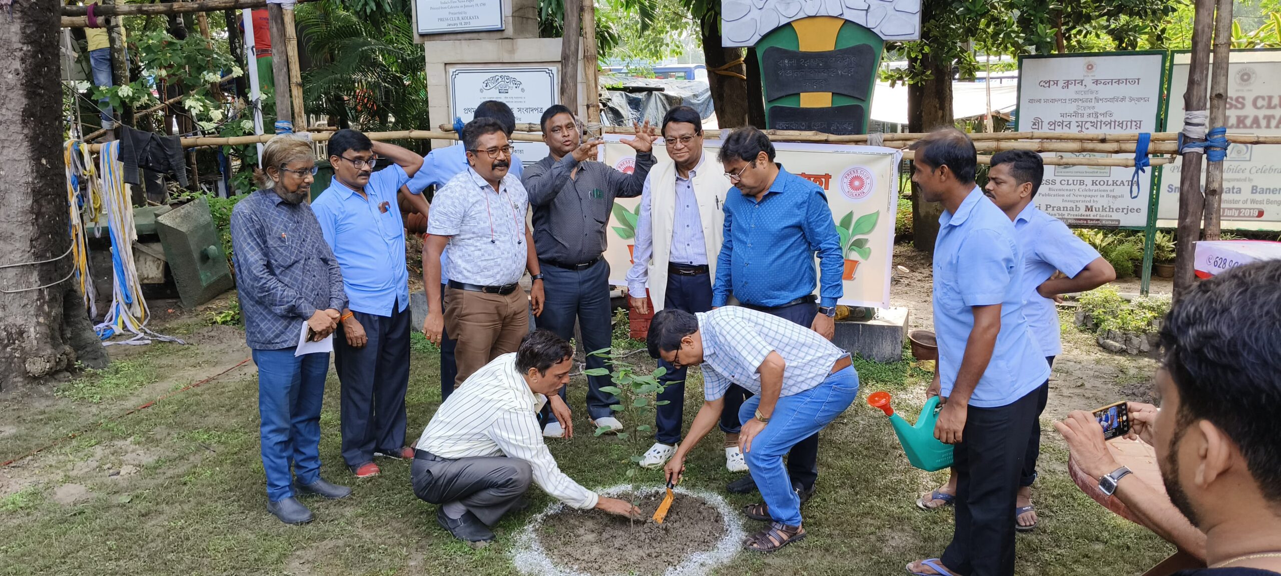 কলকাতা প্রেস ক্লাবের উদ্যোগে বনমহোৎসব, চারাগাছ বিতরণ